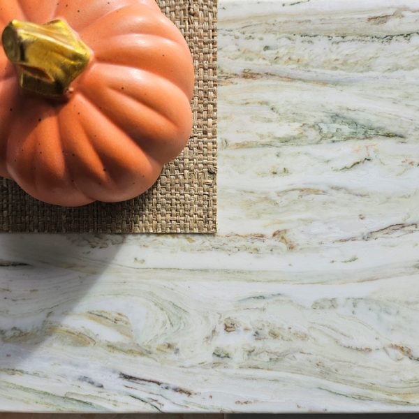 Driftwood marble from the Versital ECO range and Omexco wall coverings